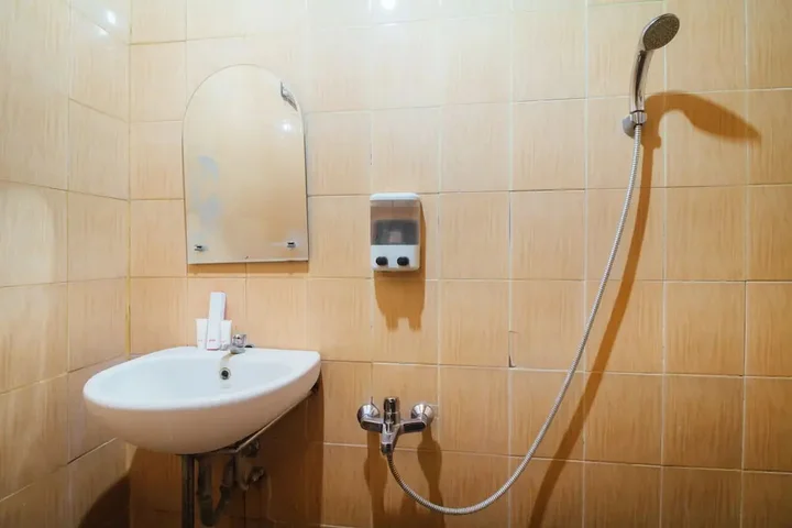 Амбон: OYO 1300 Crecia Guest House