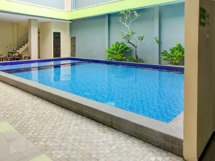 Амбон: Capital O 3327 Grand Tawiri Hotel
