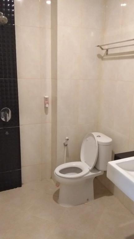 Амбон: Super OYO 1006 Azzahra Guest House Syariah