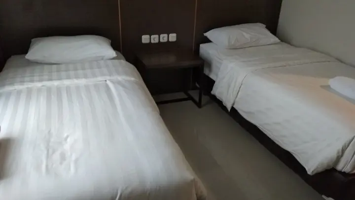 Амбон: Super OYO 1006 Azzahra Guest House Syariah