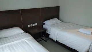 Амбон: Super OYO 1006 Azzahra Guest House Syariah