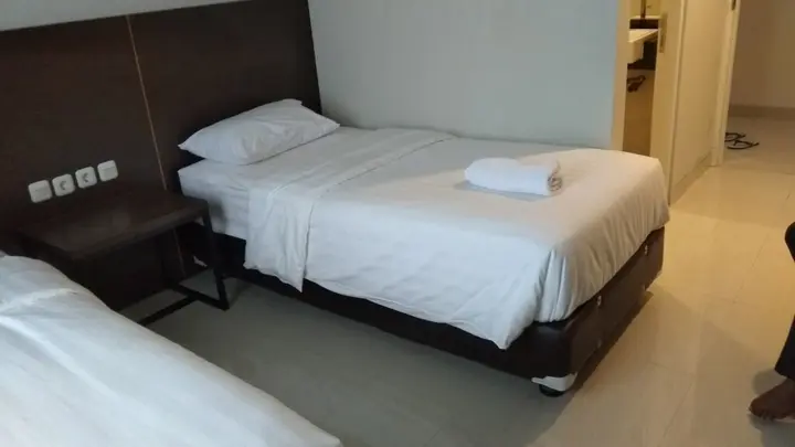 Амбон: Super OYO 1006 Azzahra Guest House Syariah