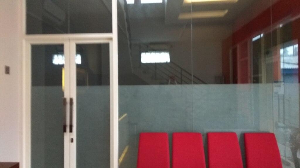 Амбон: Super OYO 1006 Azzahra Guest House Syariah