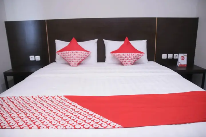 Амбон: Super OYO 1006 Azzahra Guest House Syariah