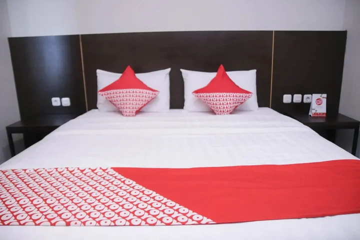 Амбон: Super OYO 1006 Azzahra Guest House Syariah