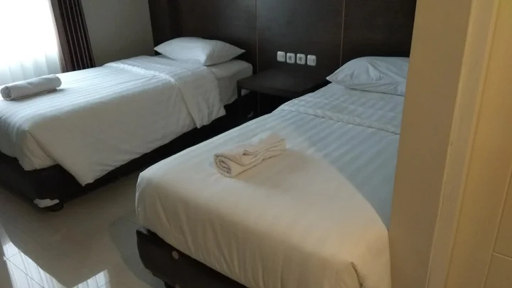 Амбон: Super OYO 1006 Azzahra Guest House Syariah