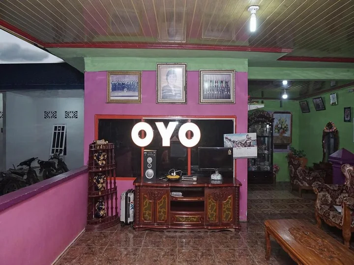 Лаве Пербунга: OYO 2410 Intan Hotel