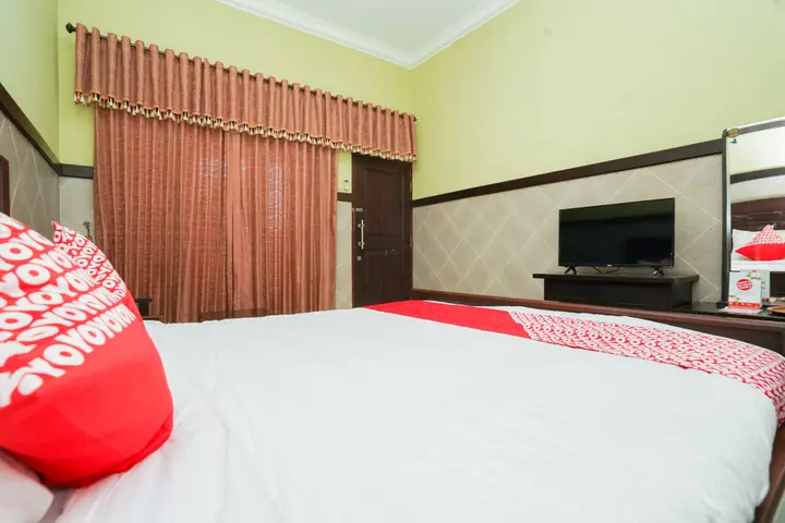 Тубан: OYO 1588 Hotel Bintang