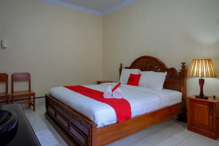 RedDoorz near Lakota Beach Tomia Wakatobi — фото 4