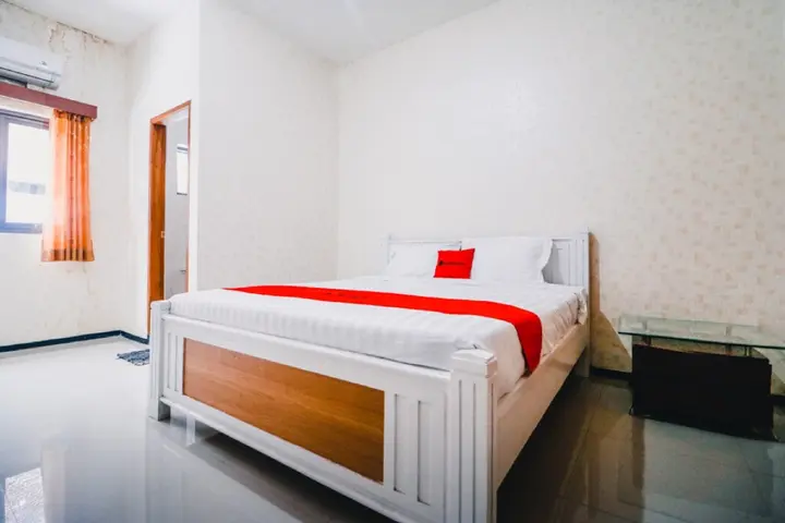 Бату: RedDoorz near Taman Rekreasi Selecta