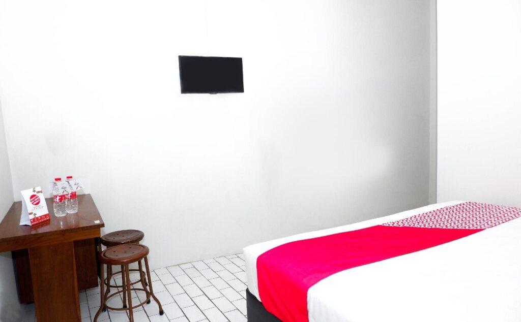 Семаранг: Achterhuis Guest House by OYO Rooms