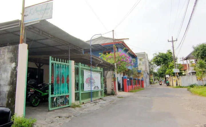 Депок: D'Angkring Wisma Sarjana