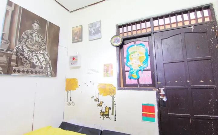 Депок: D'Angkring Wisma Sarjana