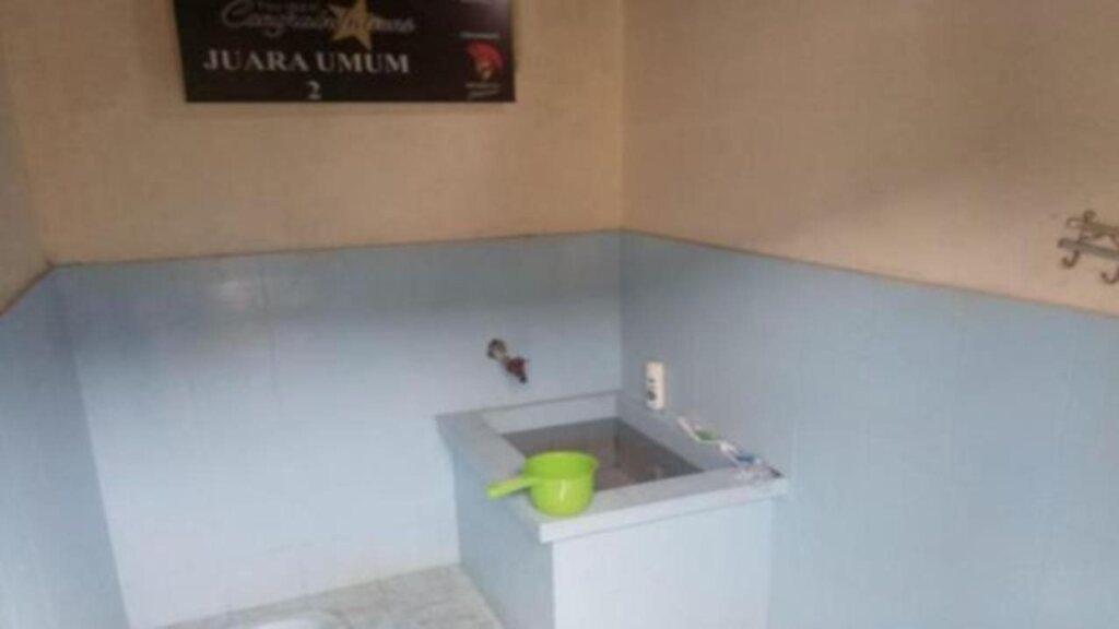 Депок: D'Angkring Wisma Sarjana