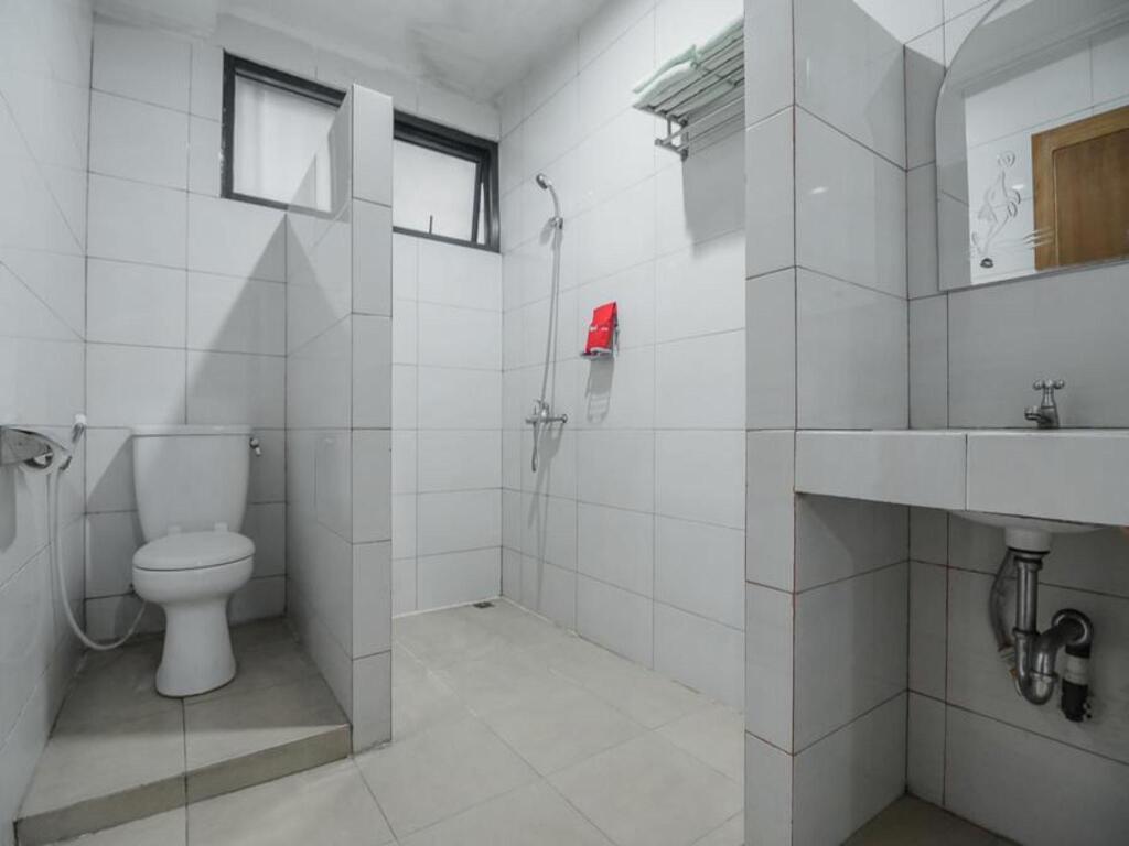 Сукабуми: Reddoorz Near Stasiun Kota Sukabumi