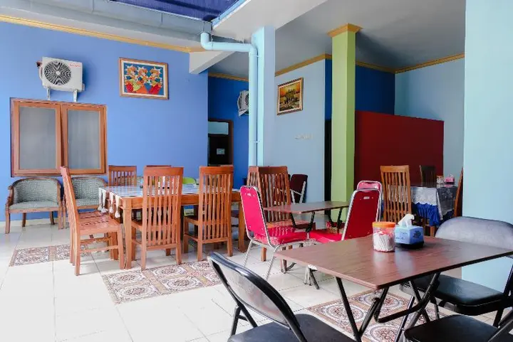 Маланг: Amalia Guest House by OYO Rooms