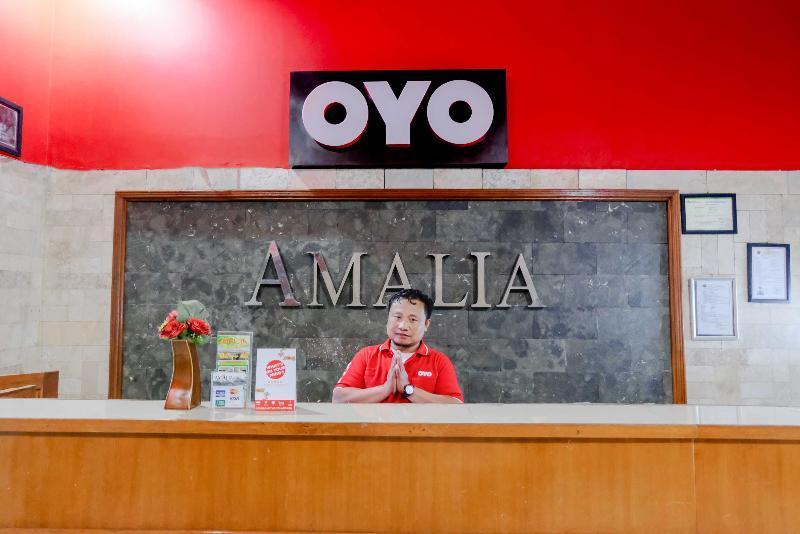 Маланг: Amalia Guest House by OYO Rooms