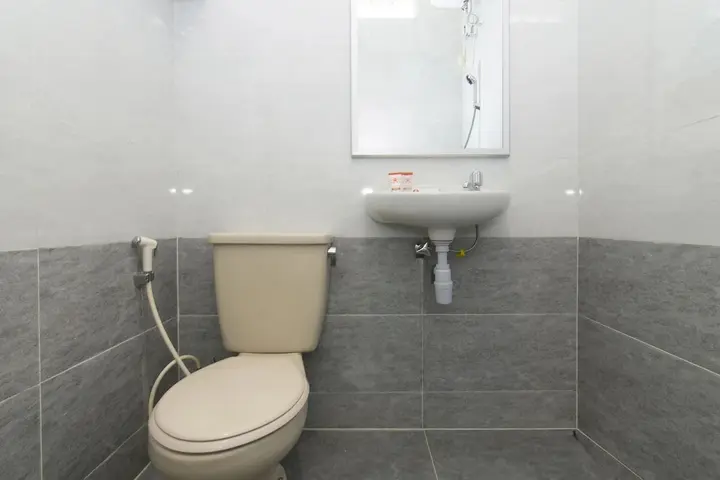 Депок: Dewi Fortuna Guest House by OYO Rooms