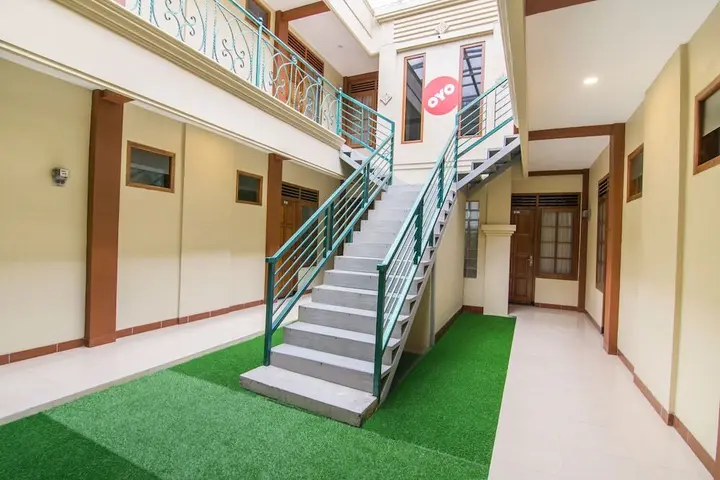 Депок: Dewi Fortuna Guest House by OYO Rooms