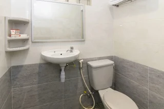 Депок: Dewi Fortuna Guest House by OYO Rooms