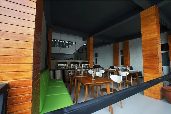 Семаранг: Triizz Hotel