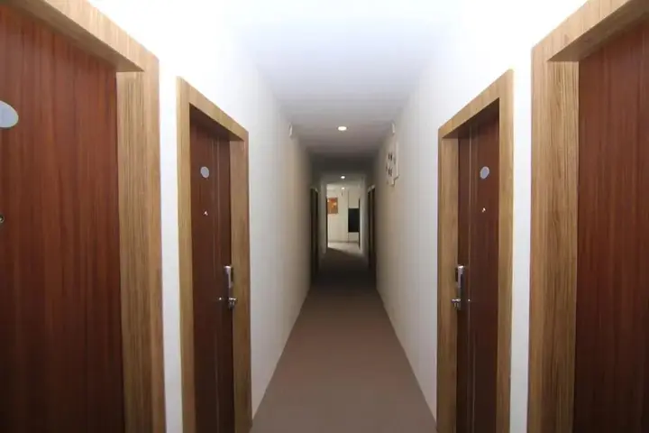 Дюмай: Superstar Hotel
