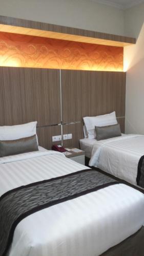 Дури: Amadeo Hotel