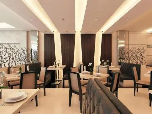 Дури: Amadeo Hotel