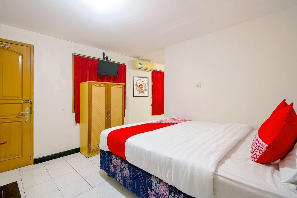 Батуретно: Bukit Indah Hotel & Restaurant by OYO Rooms