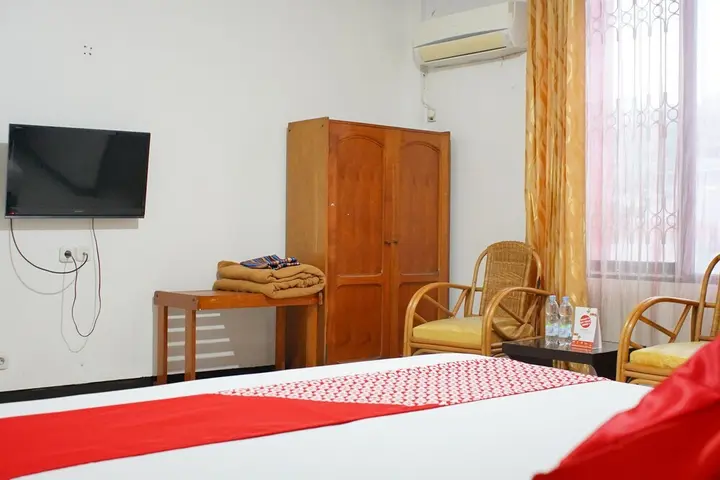 Палу: Wisata Hotel by OYO Rooms