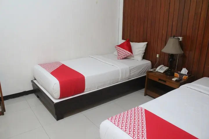 Палу: Wisata Hotel by OYO Rooms