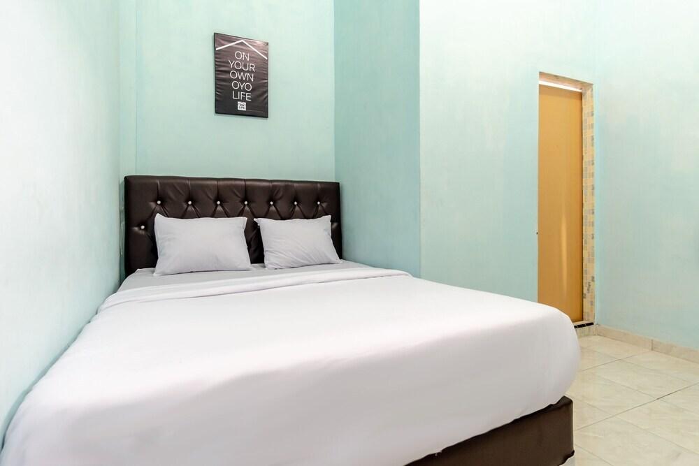 Медан: Arista Residence by OYO Rooms