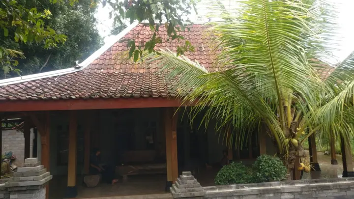 Батуретно: Dista Homestay