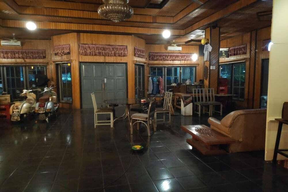 Палангкарая: Hotel Triana