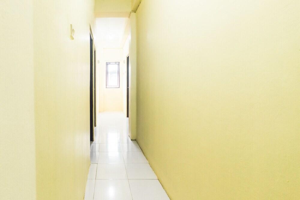 Амбон: Alyah Guest House Syariah by OYO Rooms