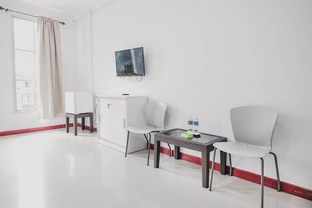 Батам: JRP Guesthouse by RedDoorz