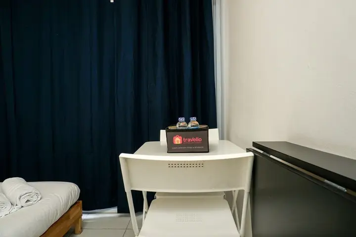 Джакарта: Amethyst Apartment