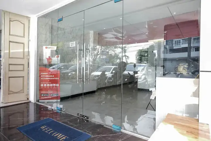 Reddoorz Plus Near Deli Park Mall Medan — фото 4