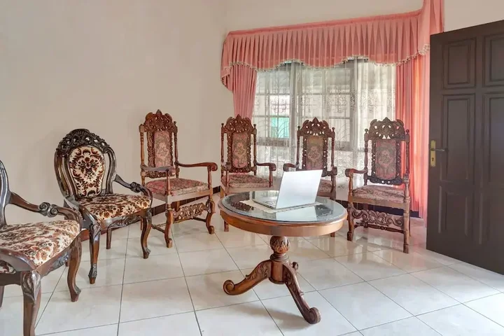 Маланг: SPOT ON 90539 Taman Borobudur Guest House Syariah