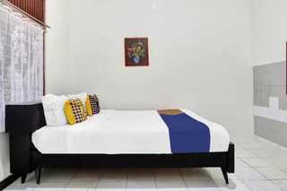Маланг: SPOT ON 90539 Taman Borobudur Guest House Syariah