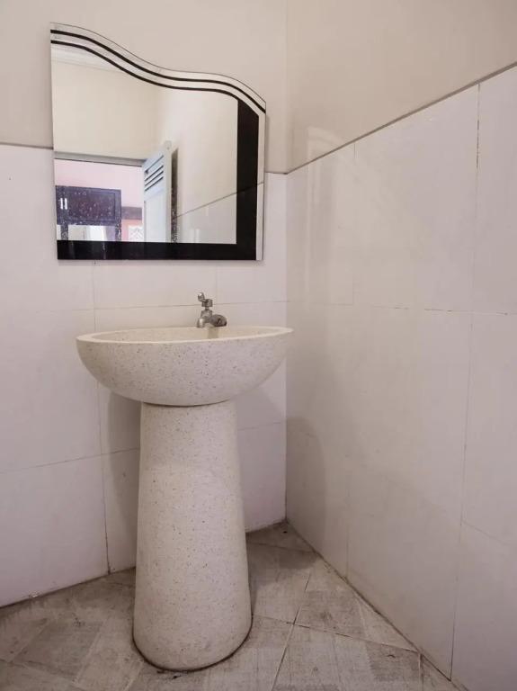 Депок: Artha Ambarukmo Exclusive by OYO Rooms