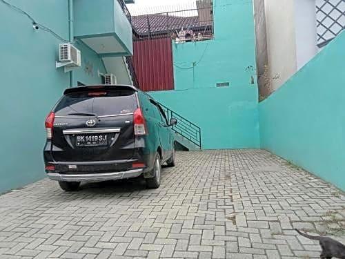 Медан: RedDoorz near Brastagi Supermarket Medan