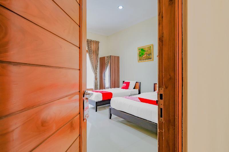 Puri Cartenz Syariah by OYO Rooms — фото 1