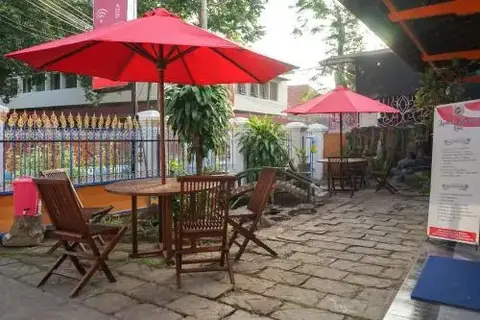 RedDoorz Plus @ Alun Alun Nganjuk — фото 3