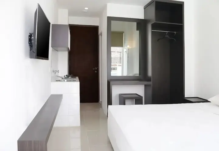 Депок: V Apartment by Indoluxe