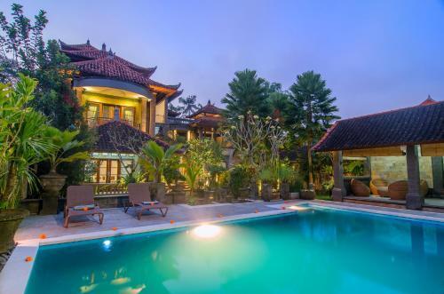 Тембок: Mesari House