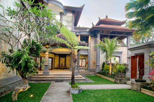 Тембок: Mesari House