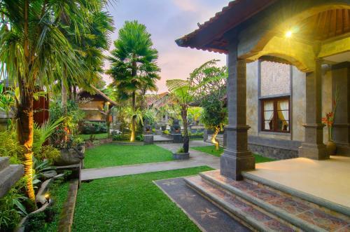 Тембок: Mesari House