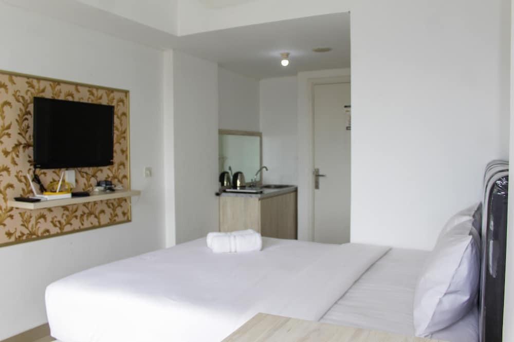 Minimalist Studio Apartment at Poris 88 with City View — фото 2