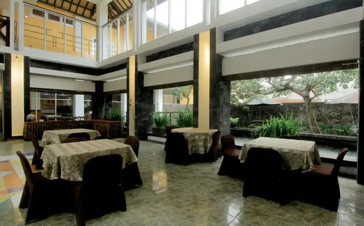 Депок: University Hotel Yogyakarta